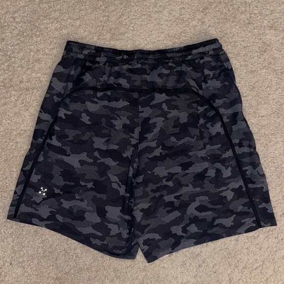 Lululemon Pace Breaker shorts - Picture 2 of 3